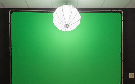 Green Screen Room -  In-Studio Photoshoot (headshots or thumbnails)